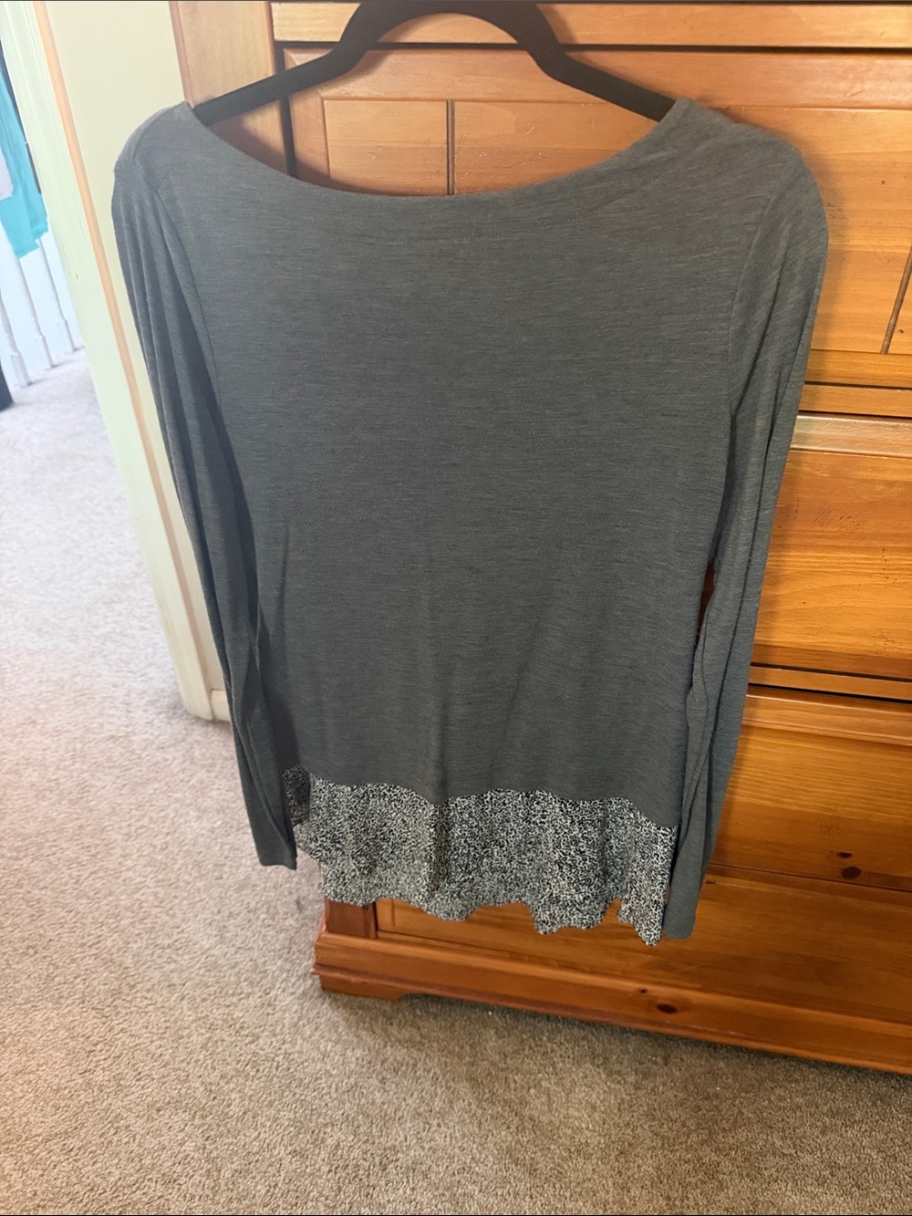 LOFT Gray Long-Sleeve Knit Top with Printed Hem